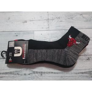 NBA Official Chicago Bulls Quarter-Cut Socks Size 6-12